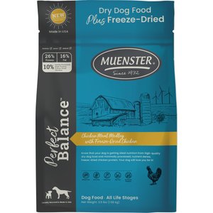 Muenster Perfect Balance Chicken Meal Medley with Chicken Bites Freeze-Dried Dog Food, 3.5-lb bag