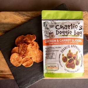 Charlie's Doggie Bag Chicken & Carrot Sliders Dehydrated Dog Treats, 5-oz bag