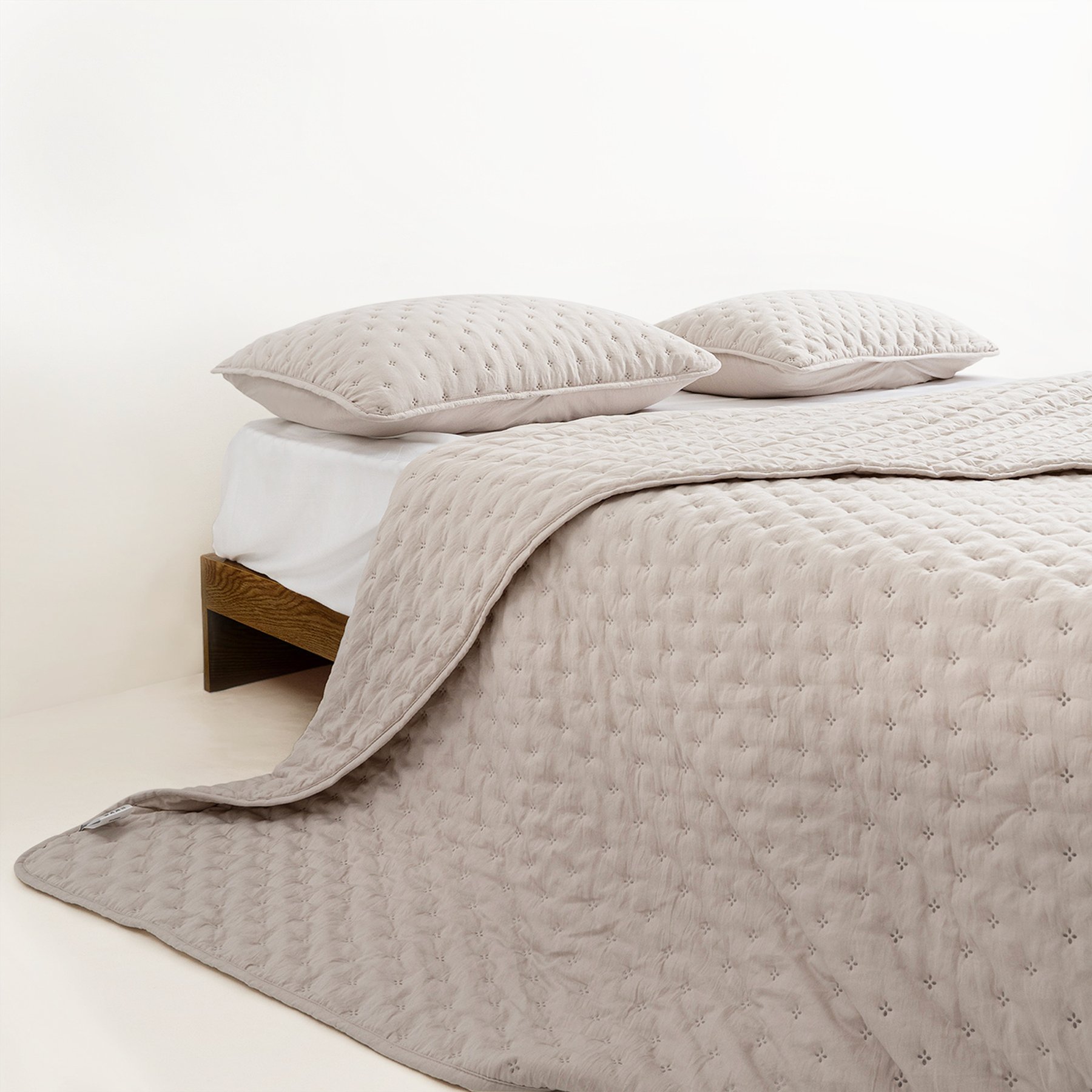 Slashop FURRFREE Quilt Set, Mindful Grey, Full/Queen