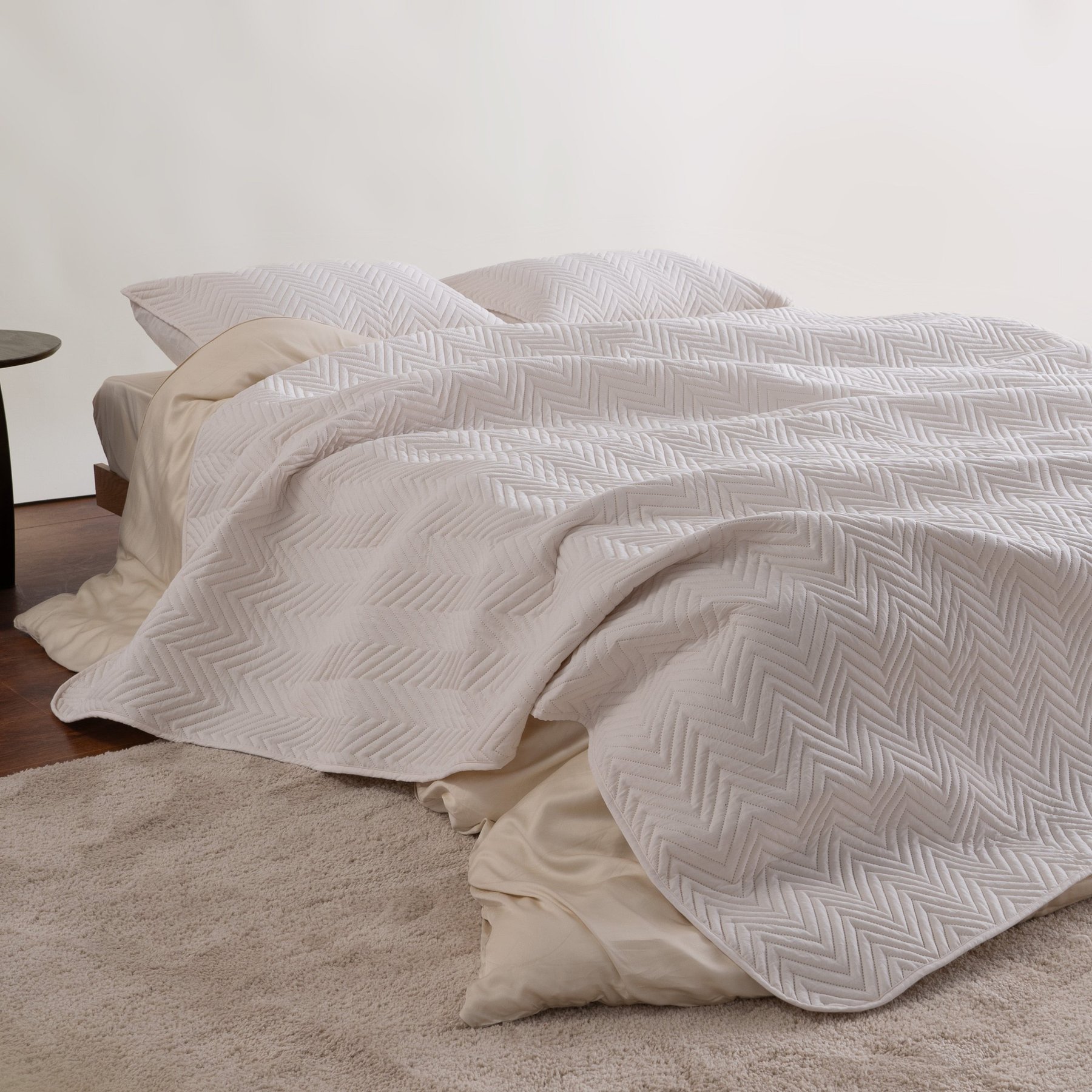 Slashop FURRFREE Quilt Set, Chiffon White, King/California King