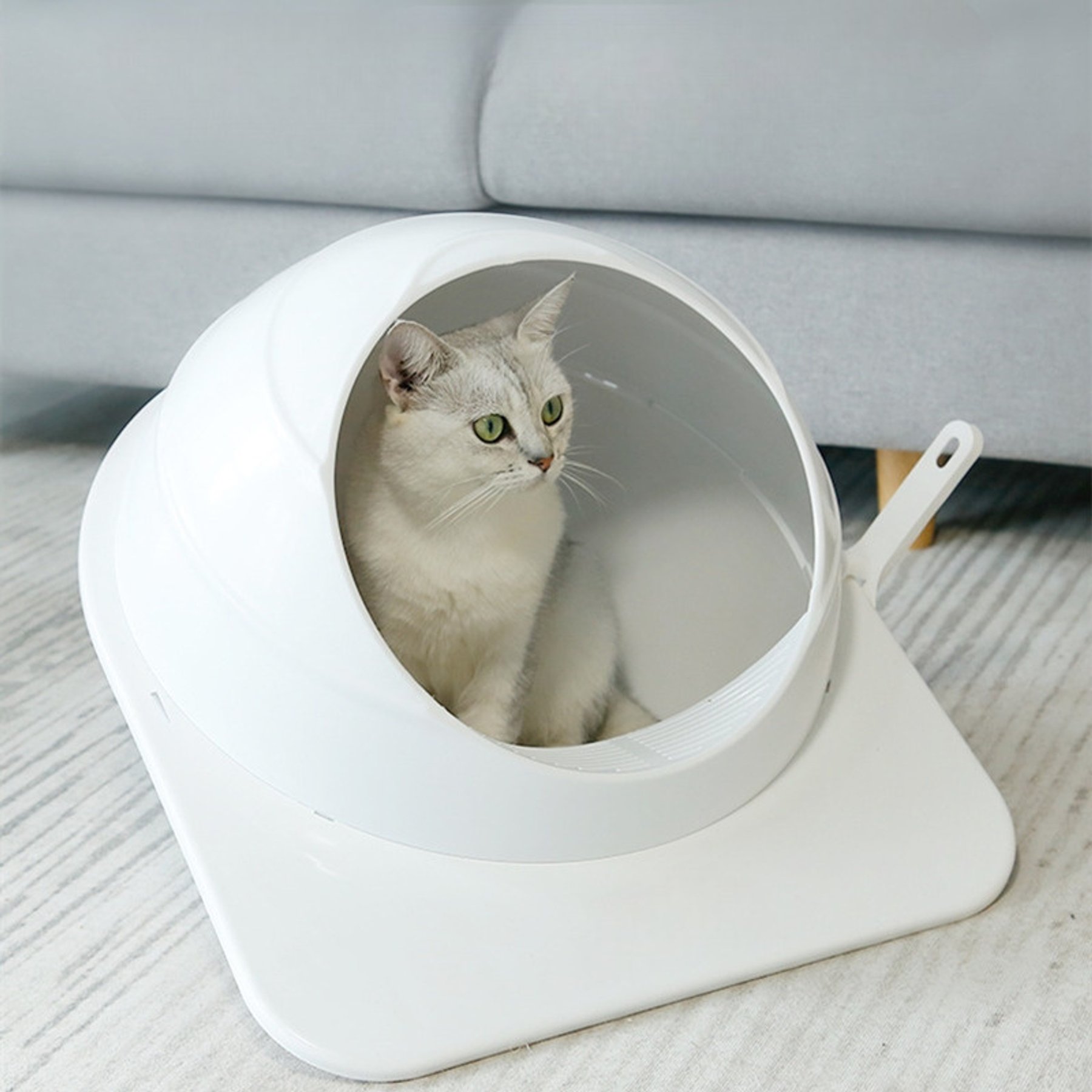 Happy & Polly Space Capsule Semi-Enclosed Cat Litter Box with Scoop