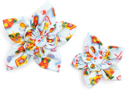 Show full view: The Worthy Dog Birdhouses Flower Dog & Cat Collar Accessory, Blue, Small slide 2 of 4