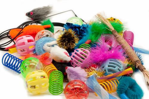 Show full view: Fashion's Talk 50 Piece Hanging Mice, Feather, Springs, Wand, Crinkle Balls, Silvervine Sticks Cat Toys slide 6 of 9