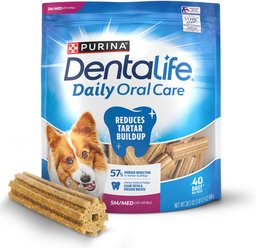 DentaLife Daily Oral Care Chicken Flavor Small/Medium Adult Dental Dog Treats, 40 count pouch