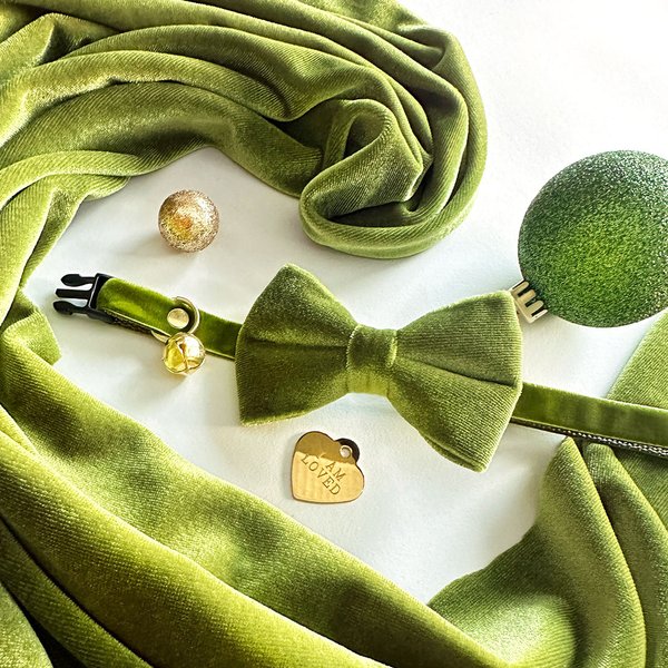 Show full view: Made By Cleo Velvet Leaf Green Cat Collar slide 6 of 6