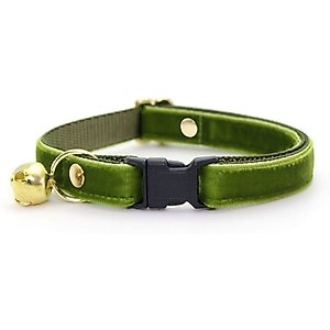 Made By Cleo Velvet Leaf Green Cat Collar
