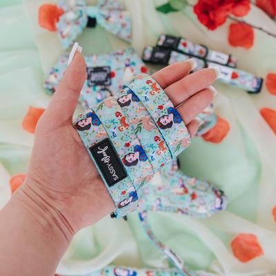 Show full view: Sassy Woof Disney Princess Snow White Dog Leash, 5-ft long, 4/5-in wide slide 5 of 6