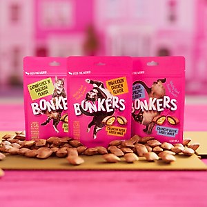 Bonkers Cat Pillows Catnip, Chick 'N & Cheddar Flavored Crunchy Cat Treats, 3-oz bag, 1 count