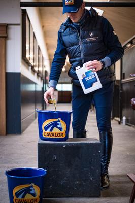 Show full view: Cavalor OilMega Liquid Horse Supplement, 2-L bottle slide 4 of 7