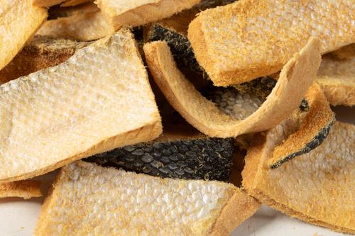 Show full view: HOLI Wild Caught Salmon Skin Grain-Free Dog Dental Chew Treats, 4.5-oz bag slide 4 of 7