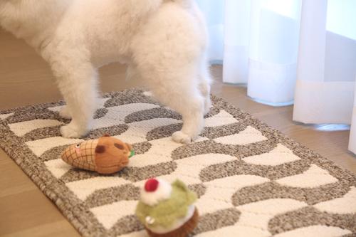 Show full view: Zarkea Modern Wavy Geometric Indoor/Outdoor Washable Area Rug, Brown, 32 x 47-in slide 5 of 9