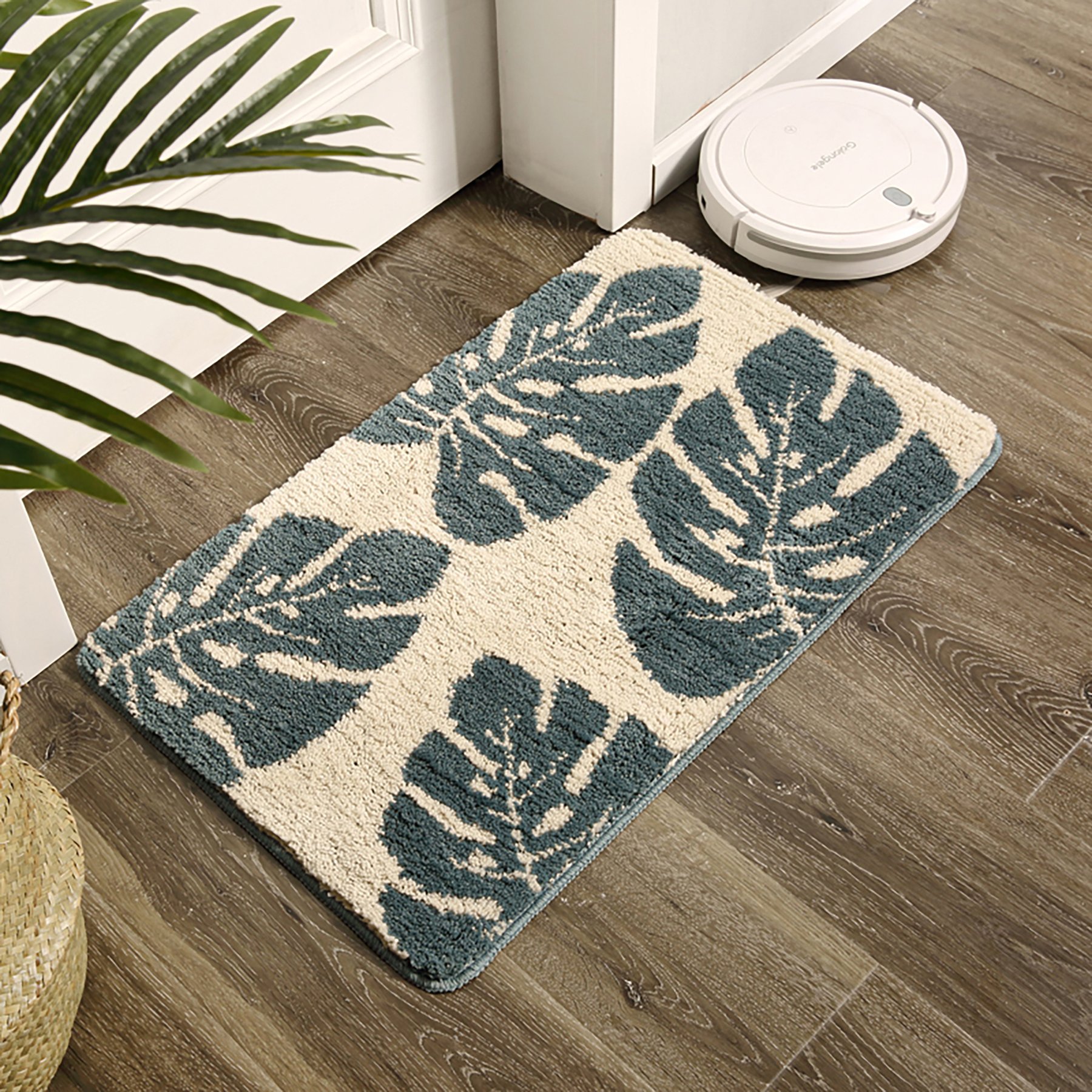 Zarkea Ultra-Soft Botanical Microfiber Washable Area Rug, White, 18 x 27-in