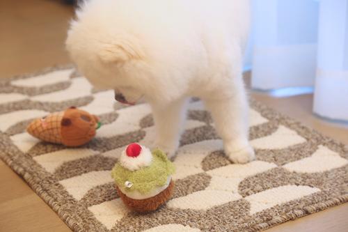 Show full view: Zarkea Modern Wavy Geometric Indoor/Outdoor Washable Area Rug, Brown, 32 x 47-in slide 4 of 9