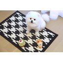 Zarkea Modern Houndstooth Indoor/Outdoor Washable Area Rug, Black, 20 x 32-in