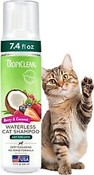 TropiClean Dry No Rinse Waterless Deep Cleaning Cat Shampoo, Berry Fresh Scent, 7.4-fl oz bottle