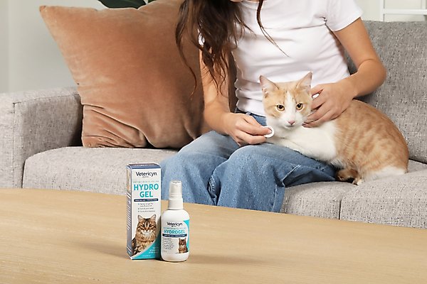 Show full view: Vetericyn Antimicrobial Hydrogel Spray for Cats, 3-oz bottle slide 4 of 4