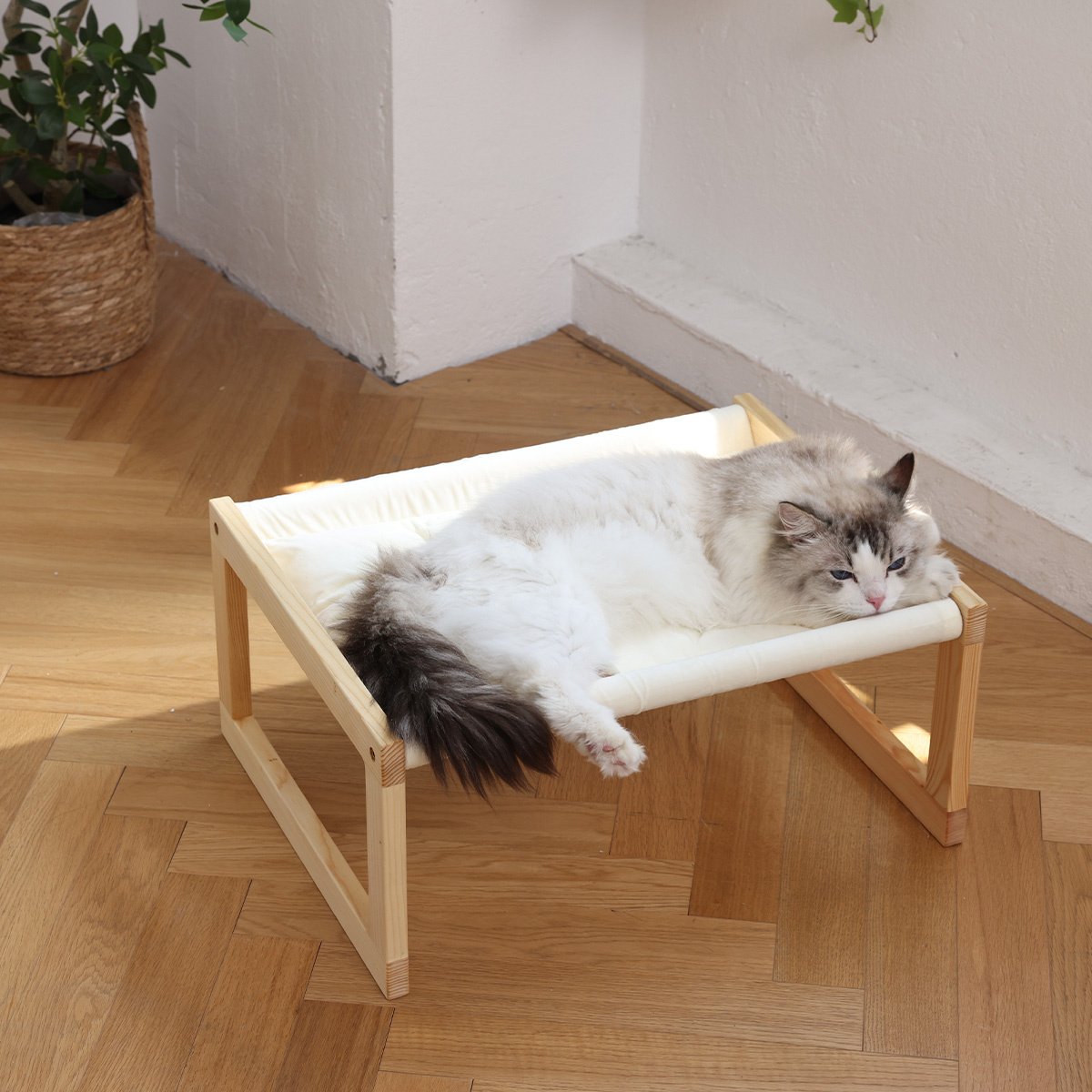 FUKUMARU Solid Wood Orthopedic Elevated 21-in Velvet Puppy & Cat Bed Hammock with Removable Cozy Cover, White