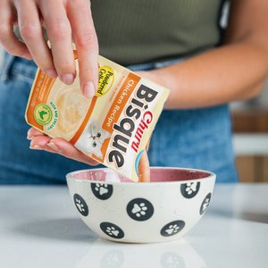 Inaba Churu Bisque Indoor Care Tuna & Chicken Recipe Creamy Puree Grain-Free Lickable Cat Treats, 1.05-oz pouch, 15 count