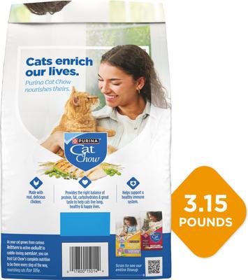Show full view: Purina Cat Chow Complete with Real Chicken & Vitamins Dry Cat Food, 3.15-lb bag slide 3 of 12