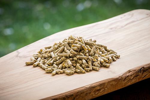 Show full view: Modesto Milling Organic 15% Protein Dairy Ewe & Lamb Pellets Sheep Feed, 40-lb bag slide 2 of 5