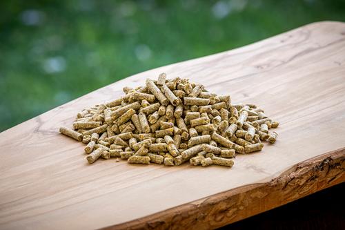 Show full view: Modesto Milling Organic 15% Protein General Livestock Pellet Feed, 40-lb bag slide 2 of 5