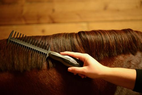 Show full view: Wahl Mane Braiding Horse Comb, Black/Grey slide 5 of 5