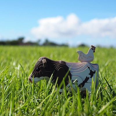 Show full view: Eugy Holstein Cow 3D Puzzle slide 4 of 4