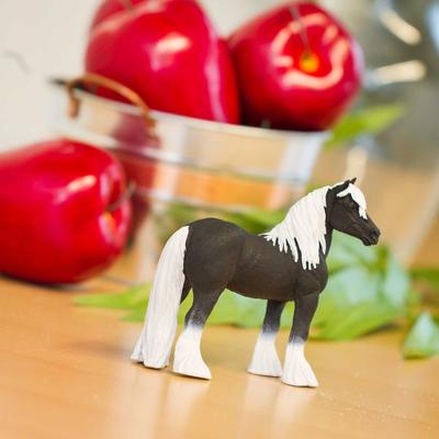 Show full view: Safari Ltd. Gypsy Vanner Stallion slide 6 of 7