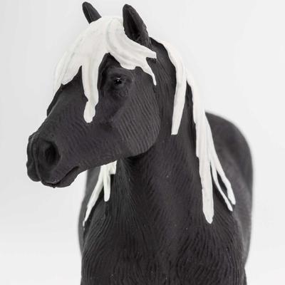 Show full view: Safari Ltd. Gypsy Vanner Stallion slide 5 of 7