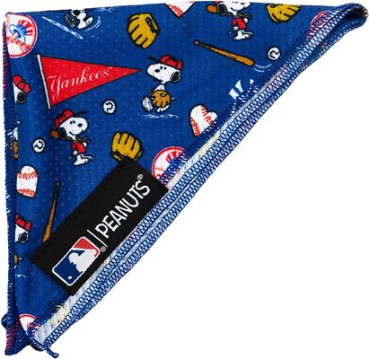 Show full view: Sassy Woof MLB x Peanuts Dog Bandana, New York Yankees, Small: 13-in neck slide 2 of 7
