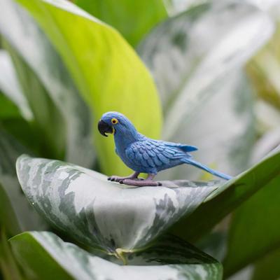 Show full view: Safari Ltd. Hyacinth Macaw slide 5 of 6