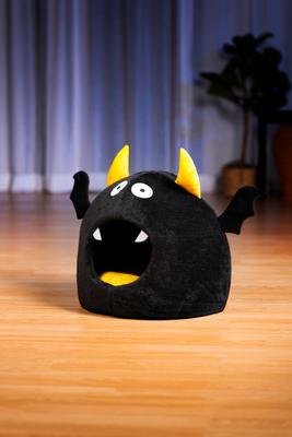 Show full view: Prevue Pet Products Batty Cat Hideaway Cat Bed, Black slide 4 of 4