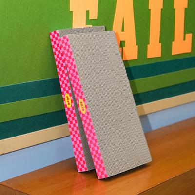 Show full view: ZEZE Neon Sweetheart 1.6-in Cardboard Paper Cat Toy Scratcher slide 6 of 6