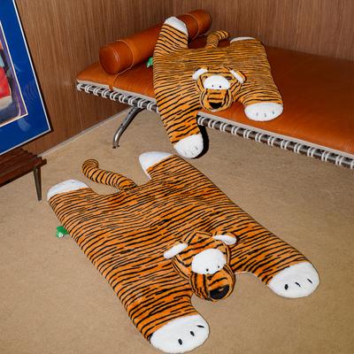 Show full view: ZEZE Tiger On The Move Multi-Functional Dog Mat, X-Large slide 6 of 6