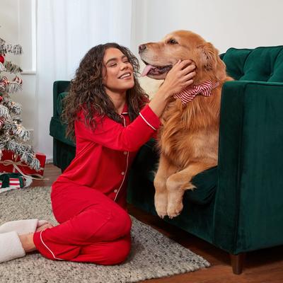 Show full view: Milk-Bone Limited-Edition Holiday Biscuits Dog Treats, 24-oz tin slide 8 of 12