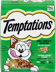 Temptations Adult Seafood Medley Flavor Dry Cat Food, 13.5-lb bag