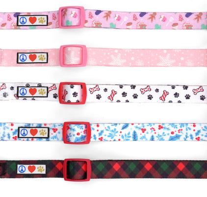 Show full view: Pawtitas Personalized Christmas Dog Collar, Medium, Gift Wrap slide 7 of 9