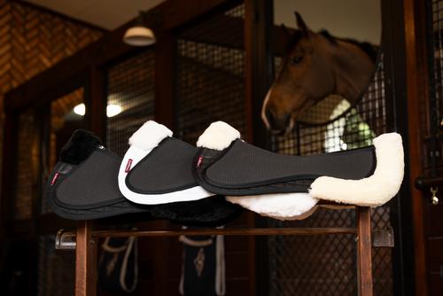 Show full view: LeMieux Streamline Half Horse Saddle Pad, Black/Black, Medium slide 4 of 5