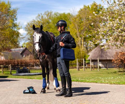 Show full view: HorseLinkTech Compression Ice Cube Therapy Horse Boots slide 8 of 9