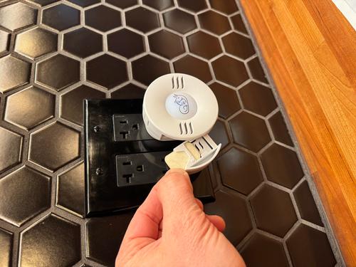 Show full view: Tranquil Tails Pheromone Calming Diffuser for Cats slide 5 of 10