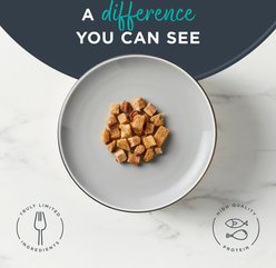 Reveal Single Ingredient Tuna Bites Grain-Free Freeze-Dried Cat Treats, 0.88-oz bag, 1 count slide 2 of 3