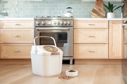 Harry Barker Plastic Dog Food Storage, White & Tan, 80-cups