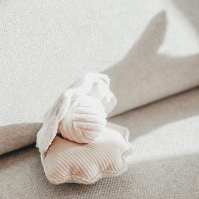 Show full view: Lambwolf Oyster Pop Dog Ball Toy slide 3 of 5