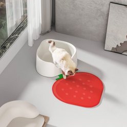 Happy & Polly Double-Layer Strawberry Cat Litter Trapping Mat, 24 x 21-in slide 2 of 9