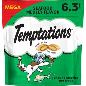 Temptations Classic Seafood Medley Flavor Soft & Crunchy Cat Treats, 6.3-oz bag