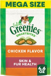 Greenies Feline SmartBites Healthy Skin & Fur Natural Chicken Flavor Soft & Crunchy Adult Cat Treats, 4.6-oz bag