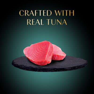 Show full view: Sheba Bisque Tuna Recipe Grain-Free Lickable Cat Treats & Food Topper, 1.4-oz tray, case of 14 slide 4 of 10