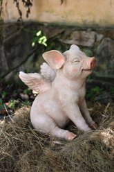 Hi-Line Gift Smiling Pig with Wings Sitting Statue, 16.65-in