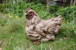 Hi-Line Gift Driftwood Squatting Hen Statue, 7.48-in