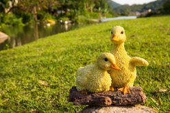 Hi-Line Gift Playful Ducklings Garden Statue, Yellow, 5-in